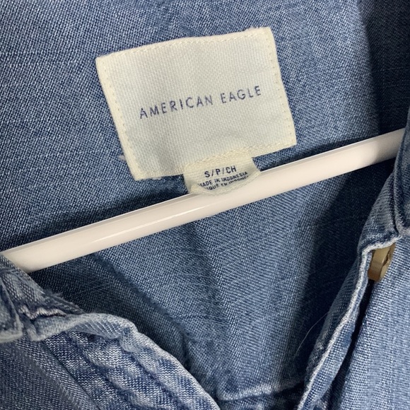 American Eagle Chambray Shirt Womens Small Button Down Short Sleeve Lyocell - Picture 4 of 7
